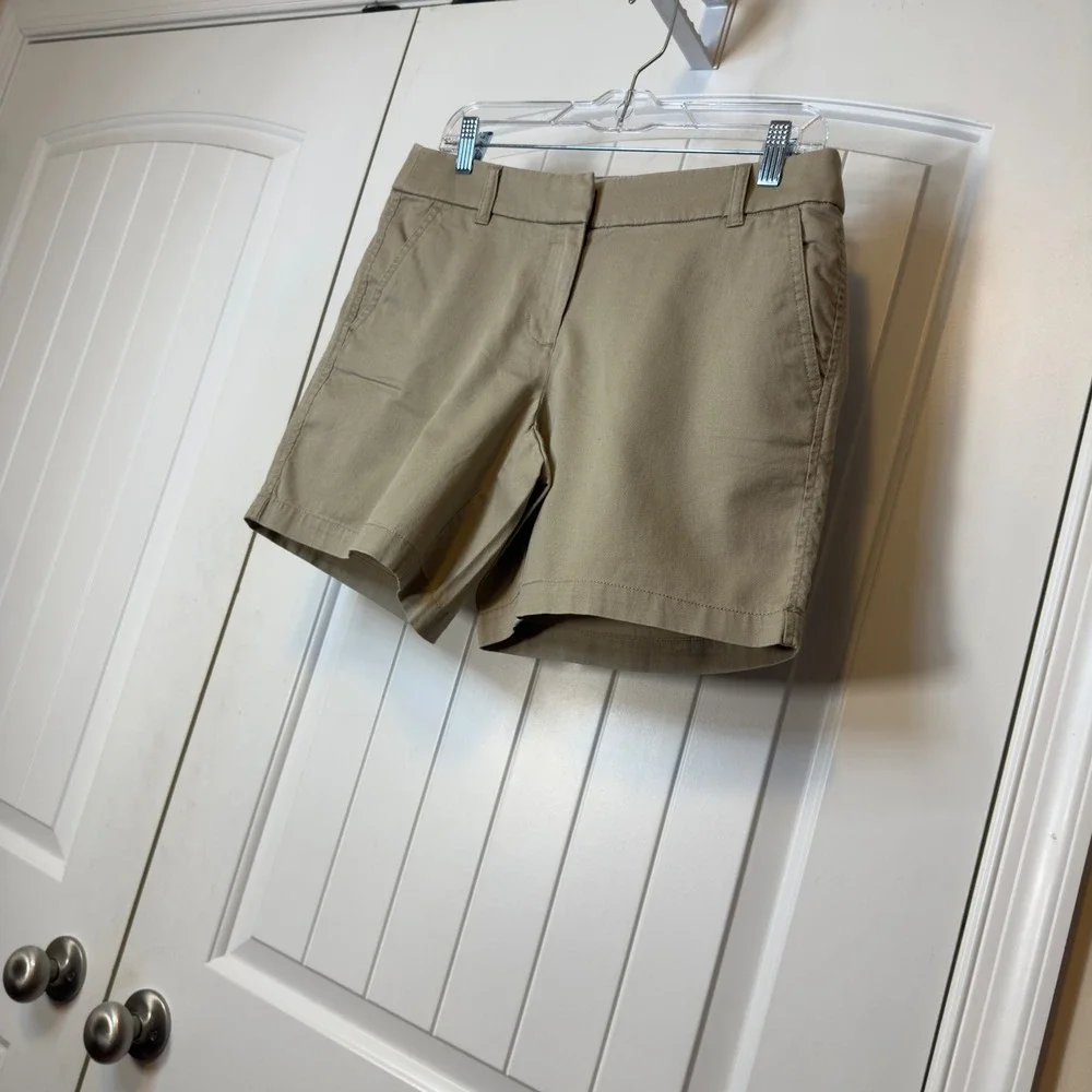 J.Crew Womens Chino Shorts Khaki Tan Cotton Twill Size 6….7 Inch Inseam Vacation